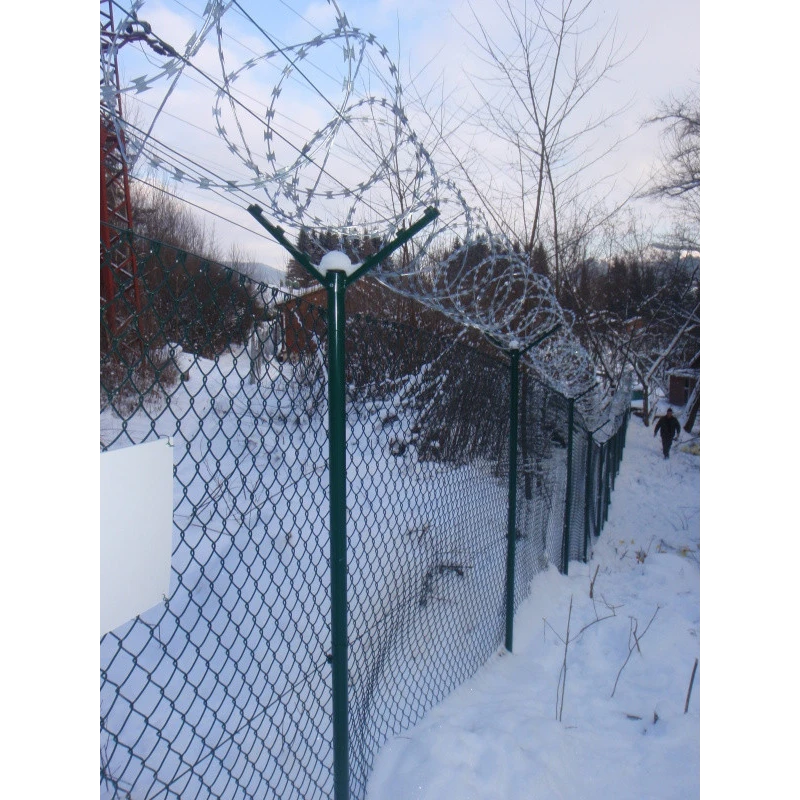 Drát ostnatý žiletkový průměr balení 450 mm / rozvinutá délka 8 m
