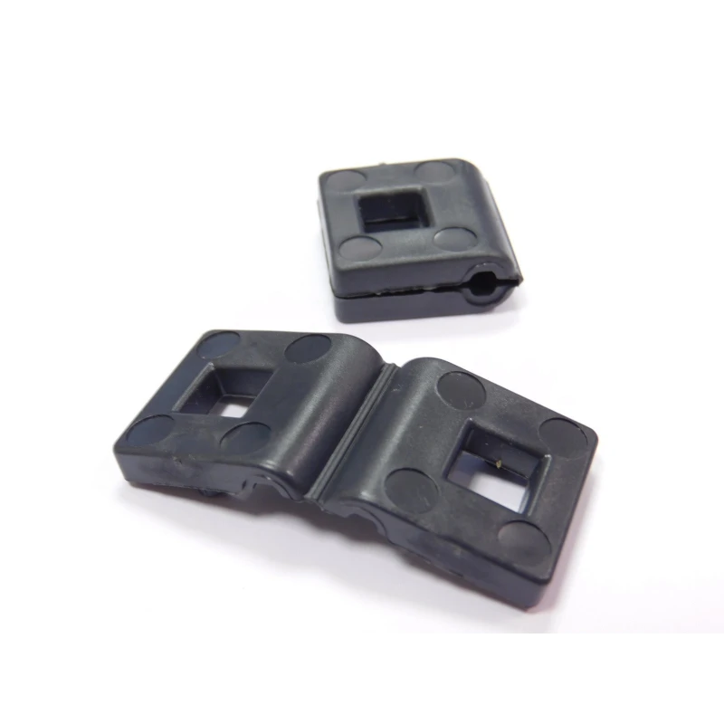 Vymezovač PVC na příchytku / 4mm / černý / (bal. 10ks)