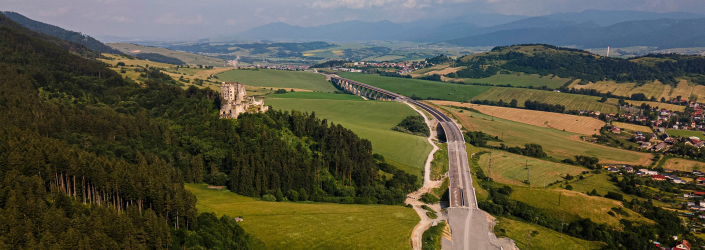 Naše pletiva na nových úsecích slovenských dálnic